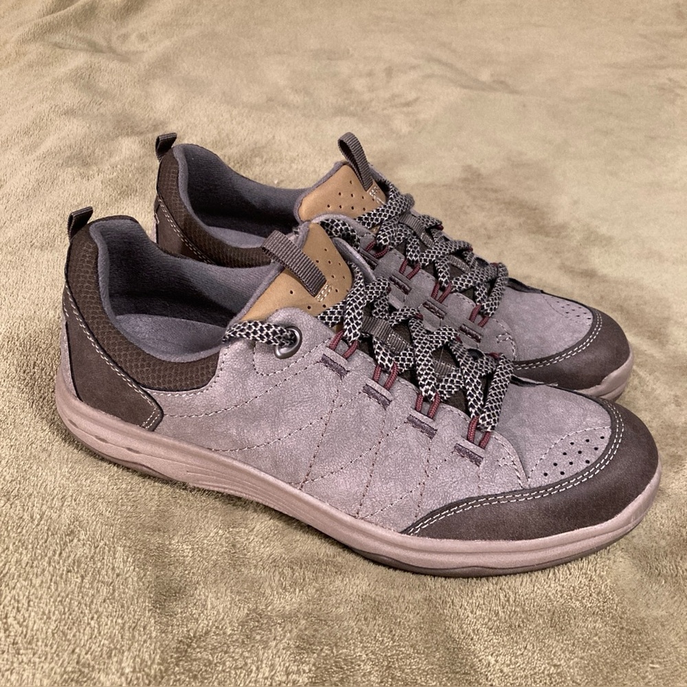 EUC Earth Origins Flinn Vintage 80s 90s Sneakers Walking Shoes Gray Size 8.5M